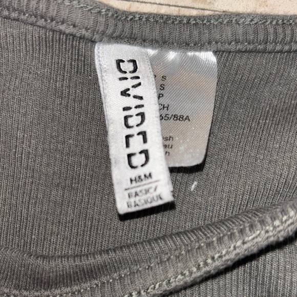 H&M Basic Long Sleeve - Picture 3 of 3